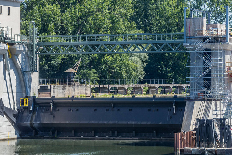  Wehranlage Aufriss im Wasser